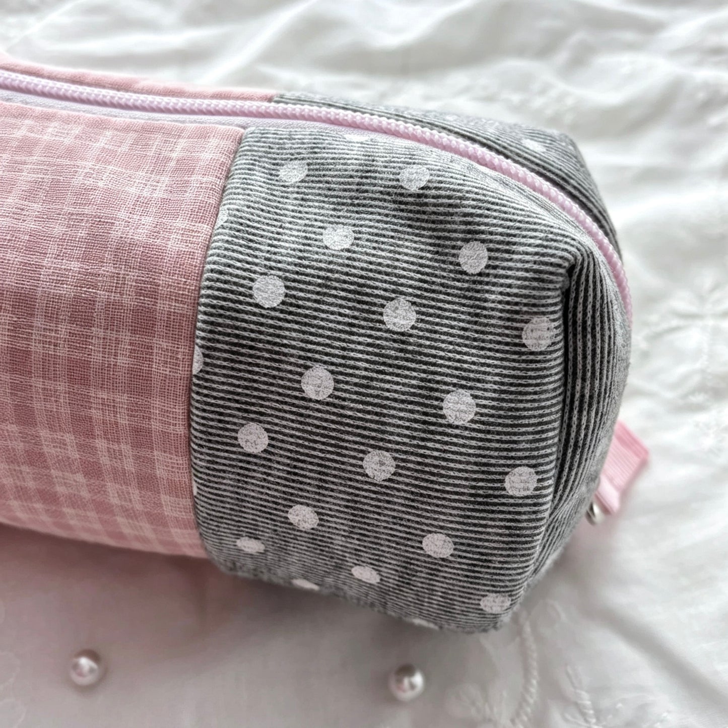 Coquette Patchwork Plush Pencil Pouch — Fuzzy Plaid & Polka-Dot Large-Capacity Stationery Bag for Students