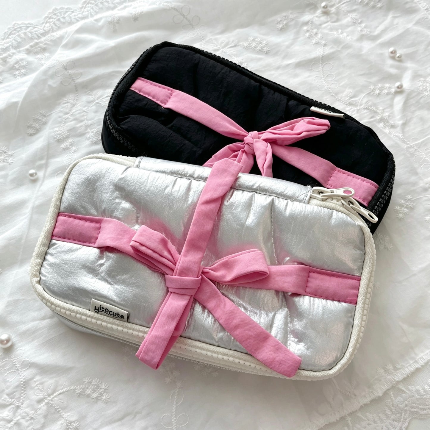 Coquette Puffer Quilted Pencil Pouch — Large-Capacity Pen Bag with Hot Pink Bow Ribbon & Mesh Pocket for Students