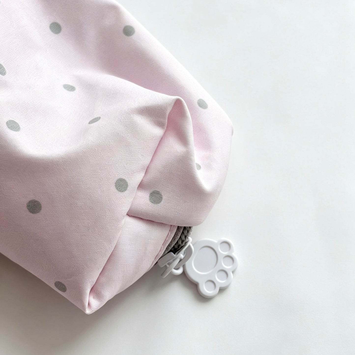Kawaii Bunny Polka-Dot Pencil Pouch — Large-Capacity Mesh-Pocket Pen Bag with Paw Zipper Pull for Students