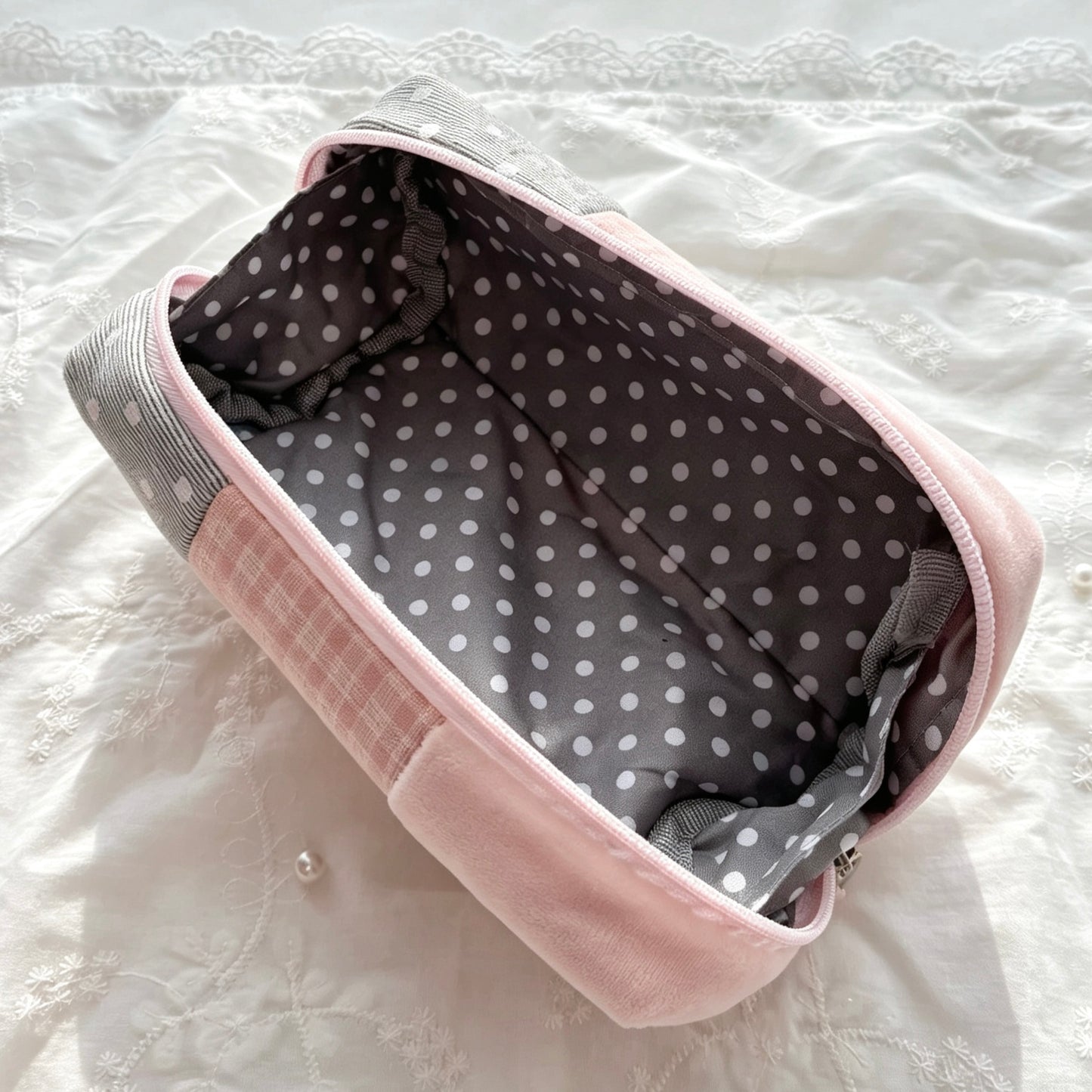Coquette Patchwork Plush Pencil Pouch — Fuzzy Plaid & Polka-Dot Large-Capacity Stationery Bag for Students