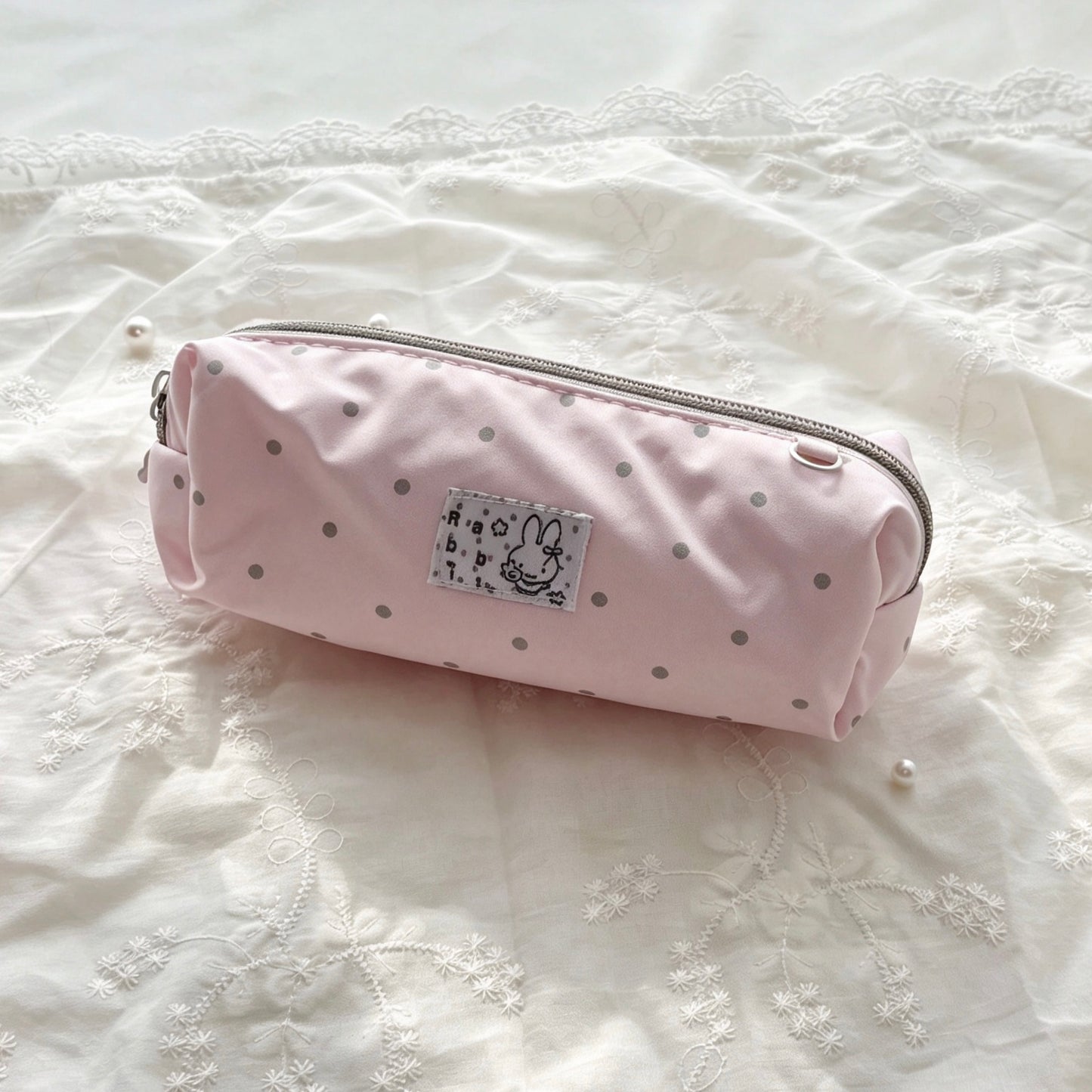 Kawaii Bunny Polka-Dot Pencil Pouch — Large-Capacity Mesh-Pocket Pen Bag with Paw Zipper Pull for Students