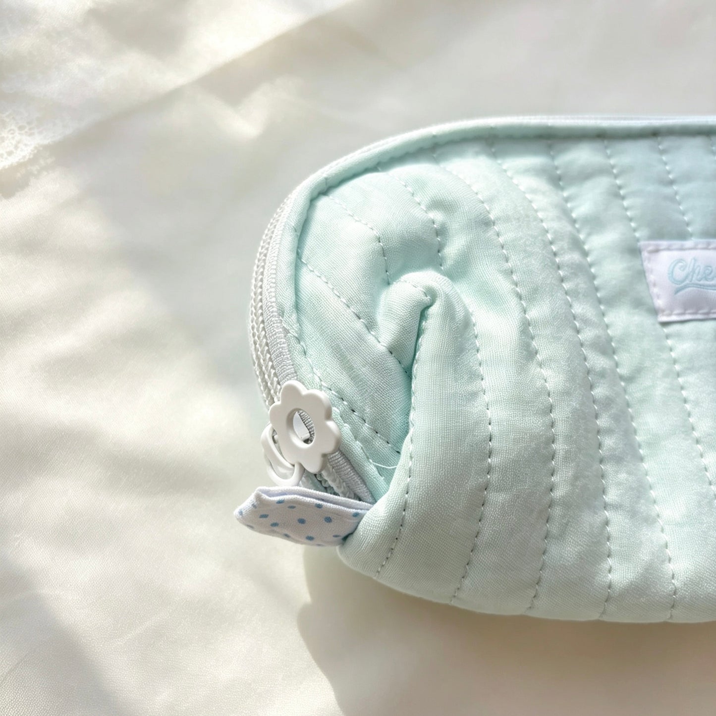 Aesthetic Quilted Multi-Compartment Pencil Pouch — Soft Multi-Use Pen & Makeup Storage Bag for Students