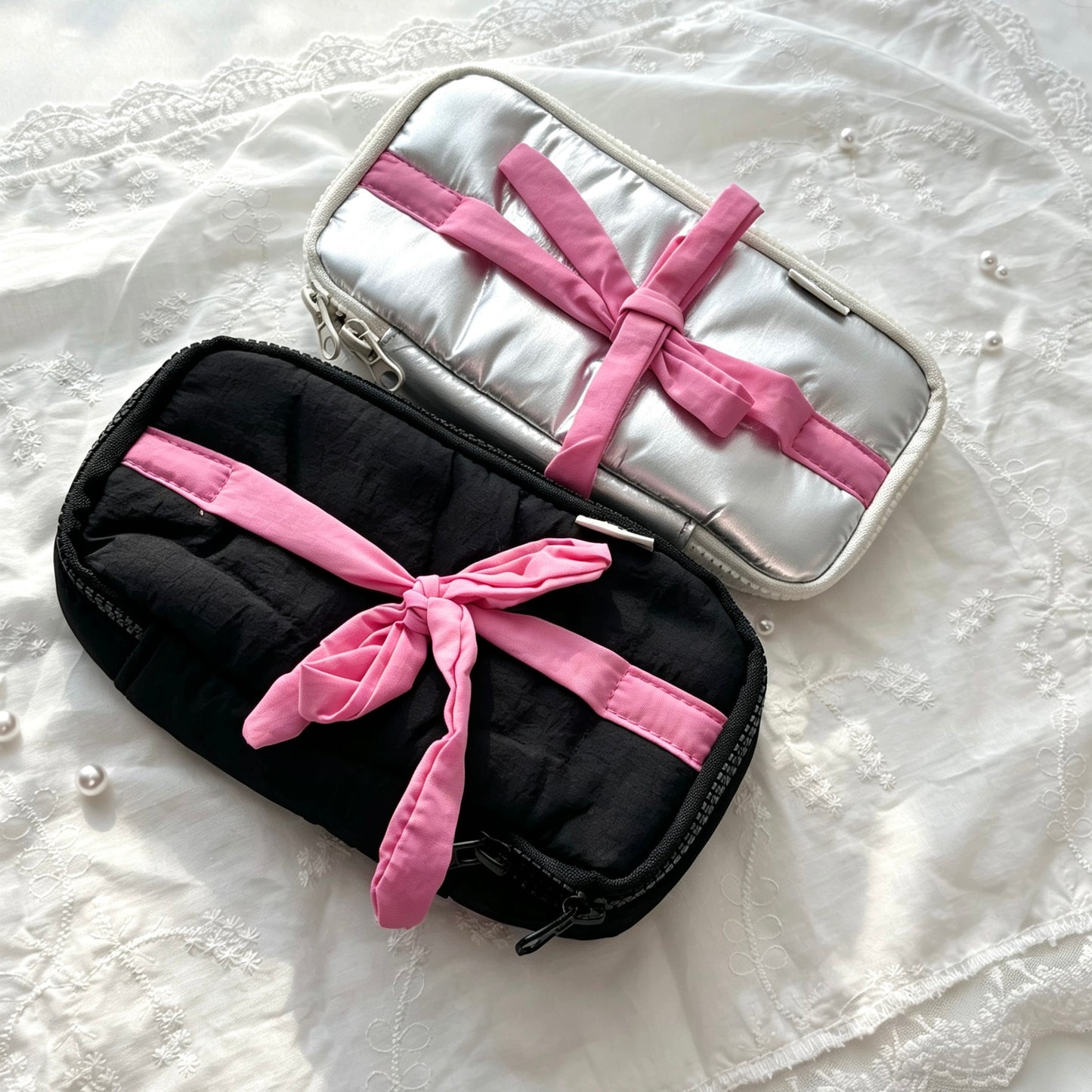 Coquette Puffer Quilted Pencil Pouch — Large-Capacity Pen Bag with Hot Pink Bow Ribbon & Mesh Pocket for Students